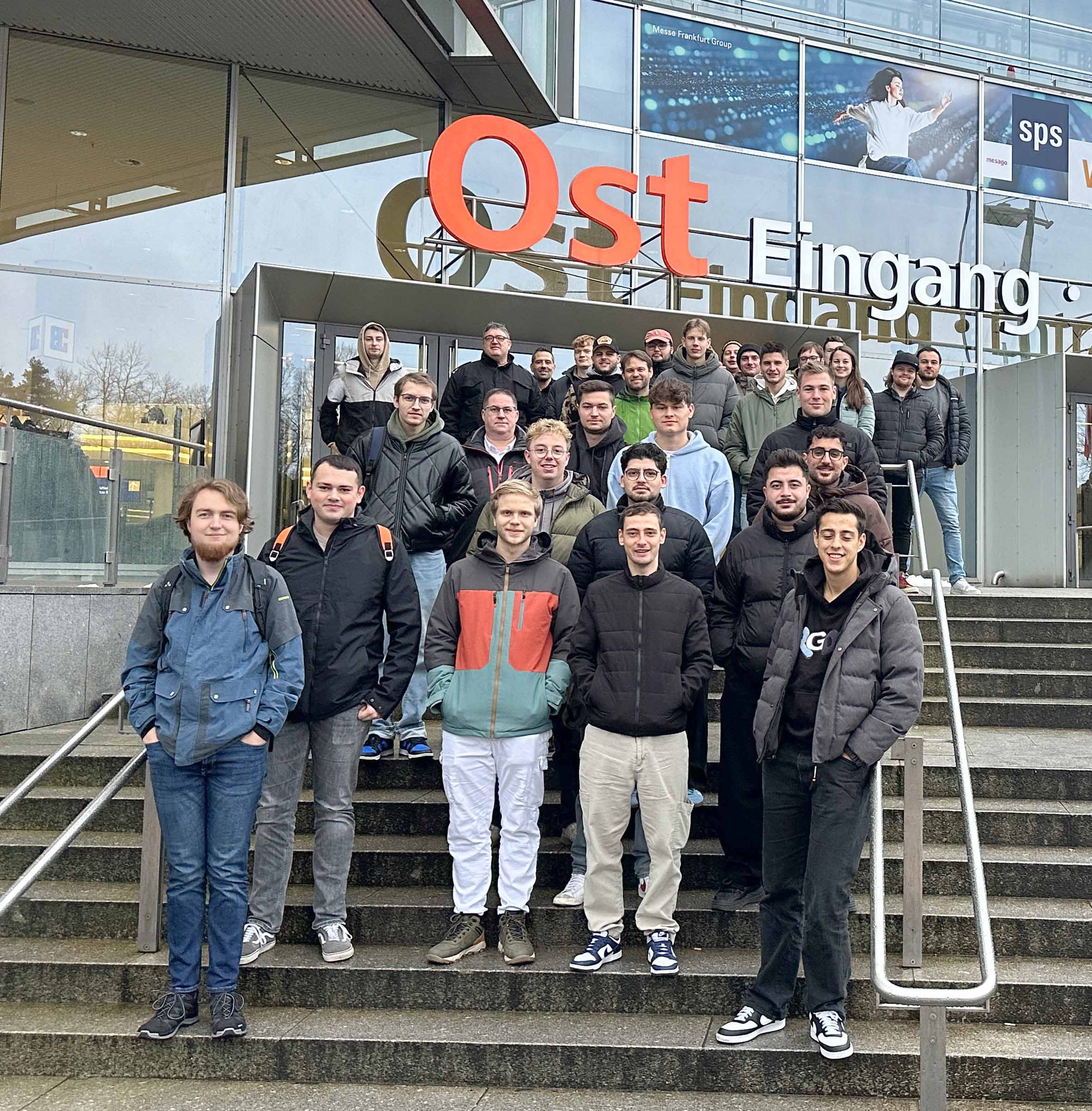 251125 SPS Messeeingang IMG 2358 LowRes