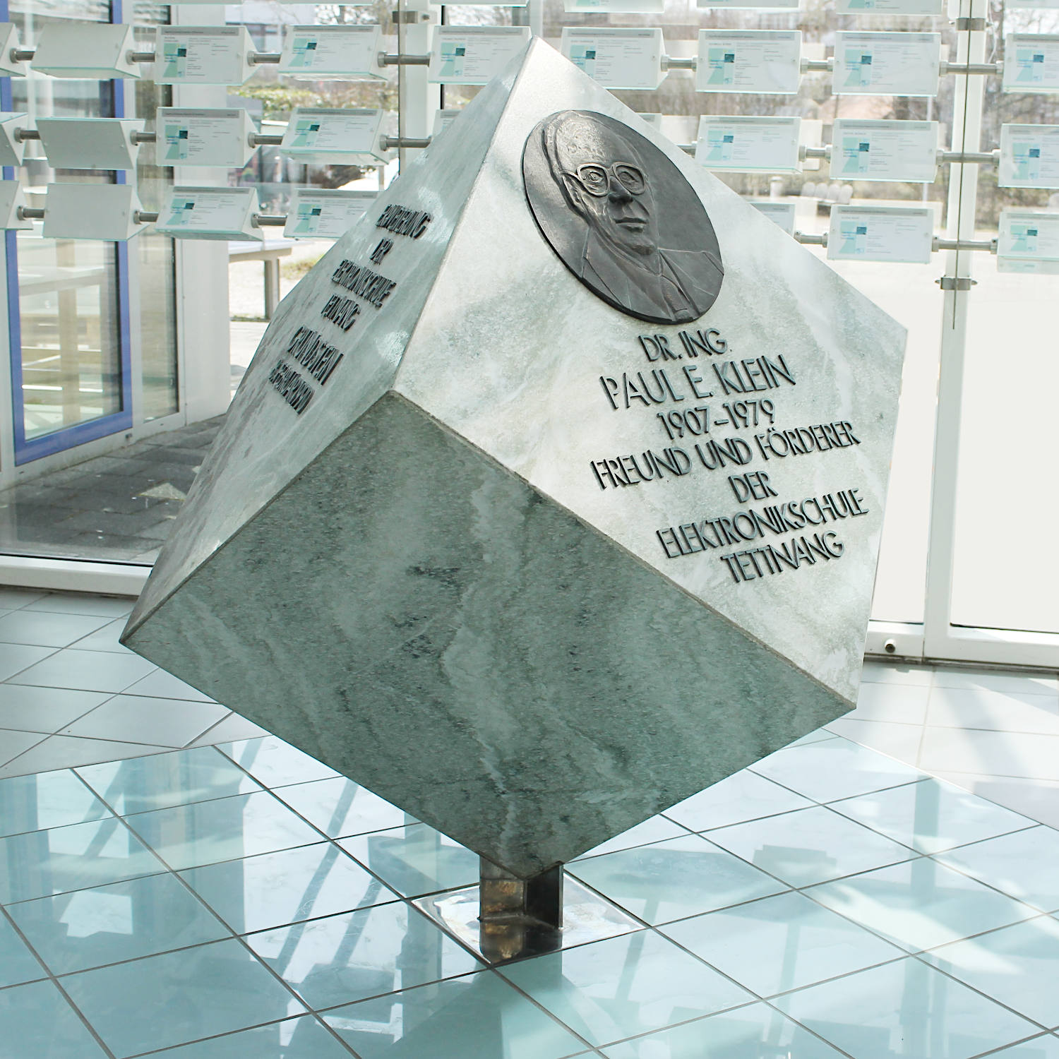 Denkmal Dr. Paul E. Klein