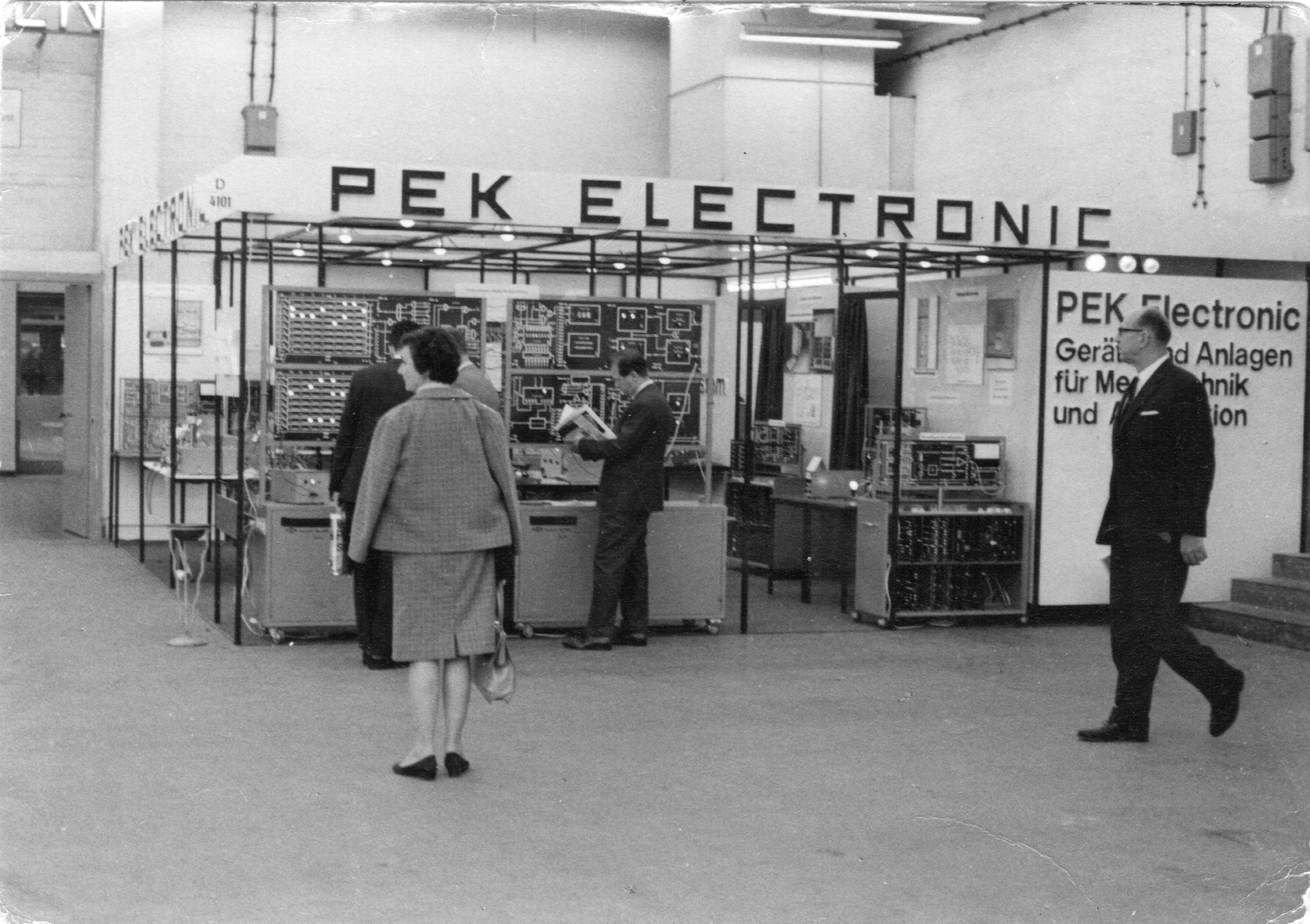PEK-Rechentrainer auf der Hannovermesse 1965 PEK-Rechentrainer auf der Hannovermesse 1965