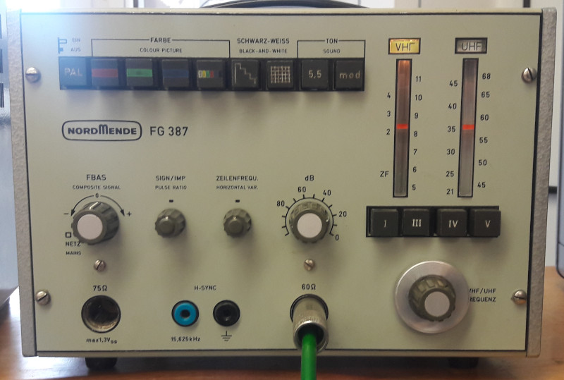 Testsignalgenerator von Nordmende Testsignalgenerator von Nordmende